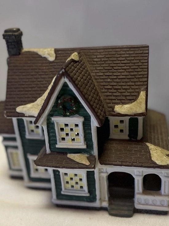 Dickens Collectibles Other - Dickens Collectibles ~ Town Series ~ Hand Painted ~ Porcelain House